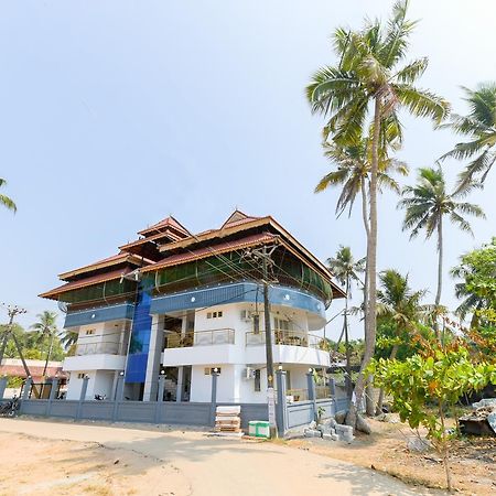 Oyo 11891 Amare Beach Resorts Alappuzha Экстерьер фото