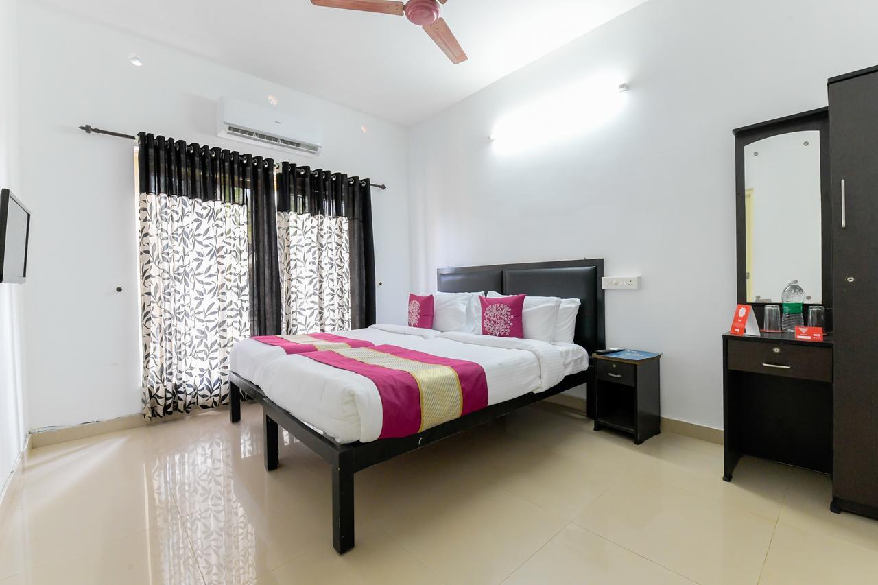 Oyo 11891 Amare Beach Resorts Alappuzha Экстерьер фото